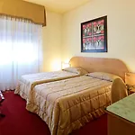 卡萨罗爱米迪克瑞斯酒店 酒店