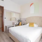 מלון Castello Artemide Congressi קסטל סן פייטרו טרמה