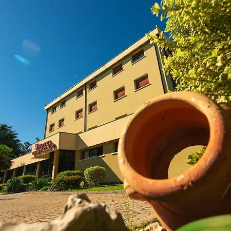 Hotell Castello Artemide Congressi 4*